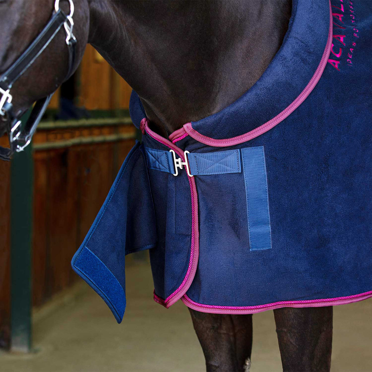 Acavallo Fleece stable rug padded collar 800g