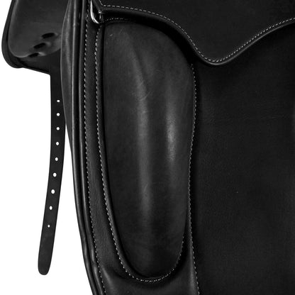 Acavallo Perugino dressage saddle short knee blocks