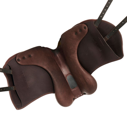 Acavallo Perugino dressage saddle short knee blocks