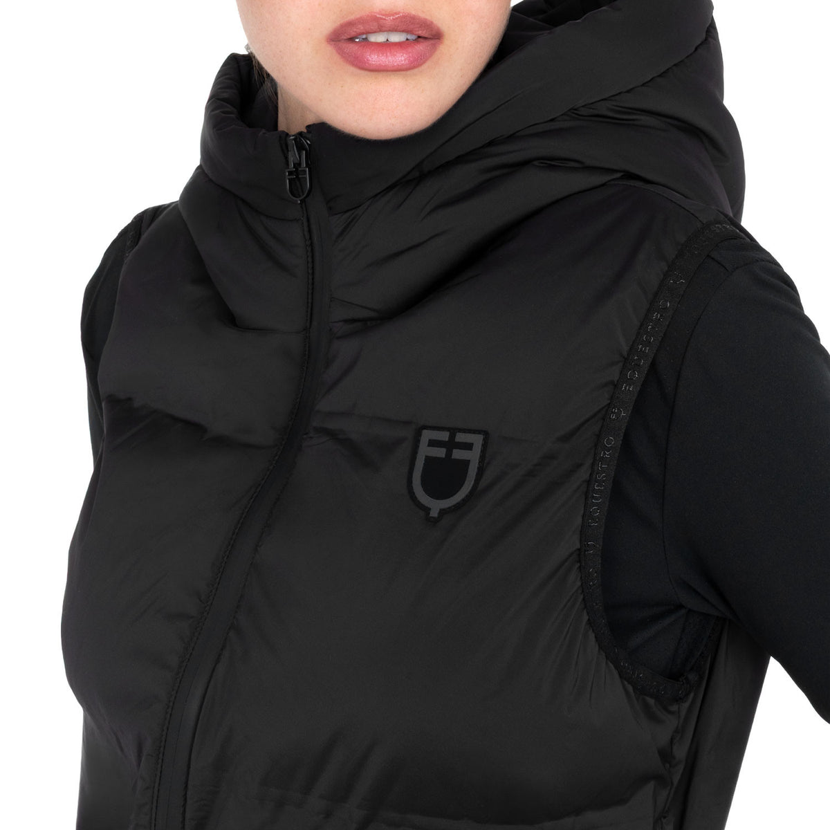 Equestro Women’s technical sleeveless jacket with hood Ridertechnology