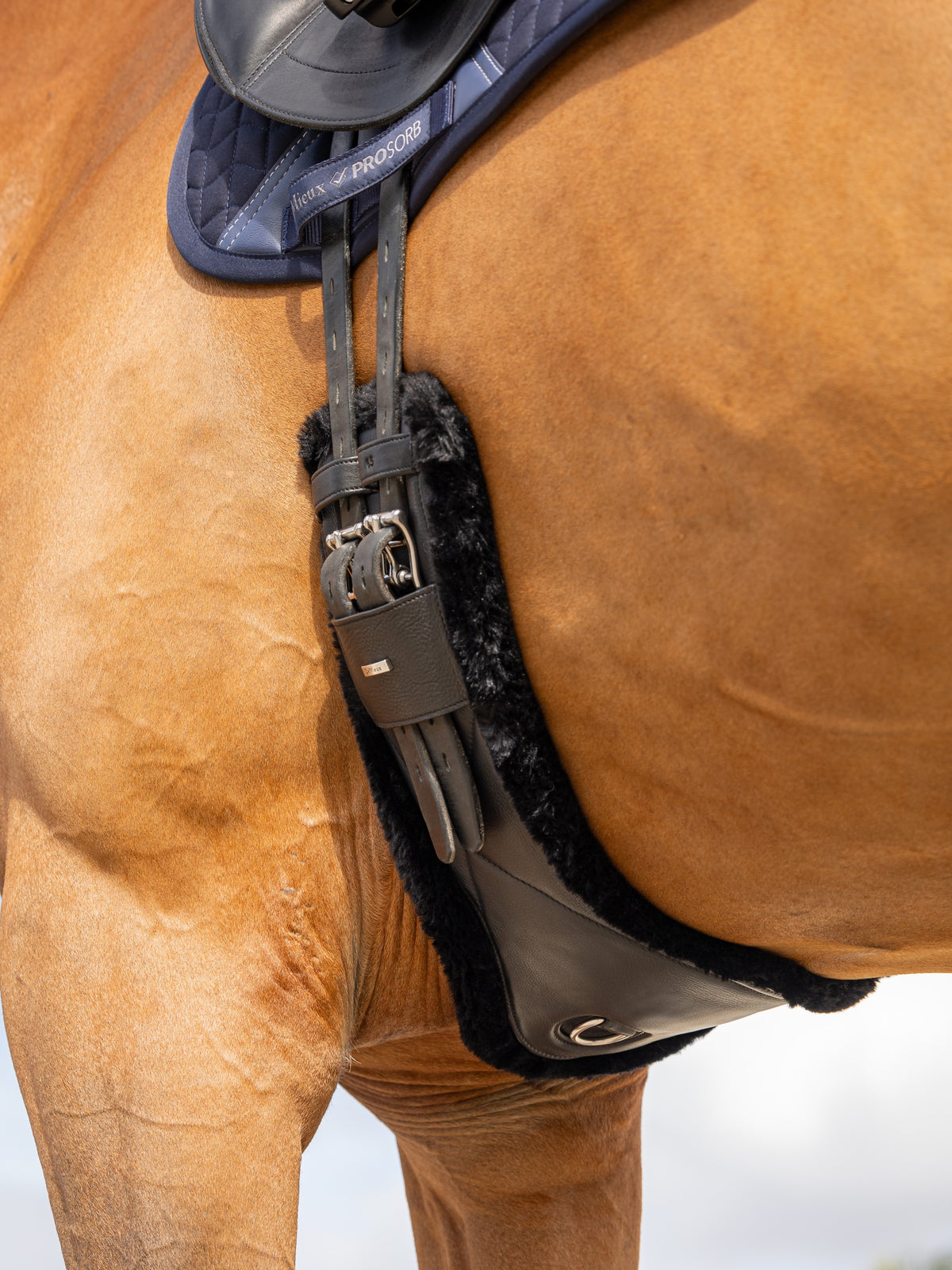 LeMieux Arika Simuwool Contoured Dressage Girth - Black