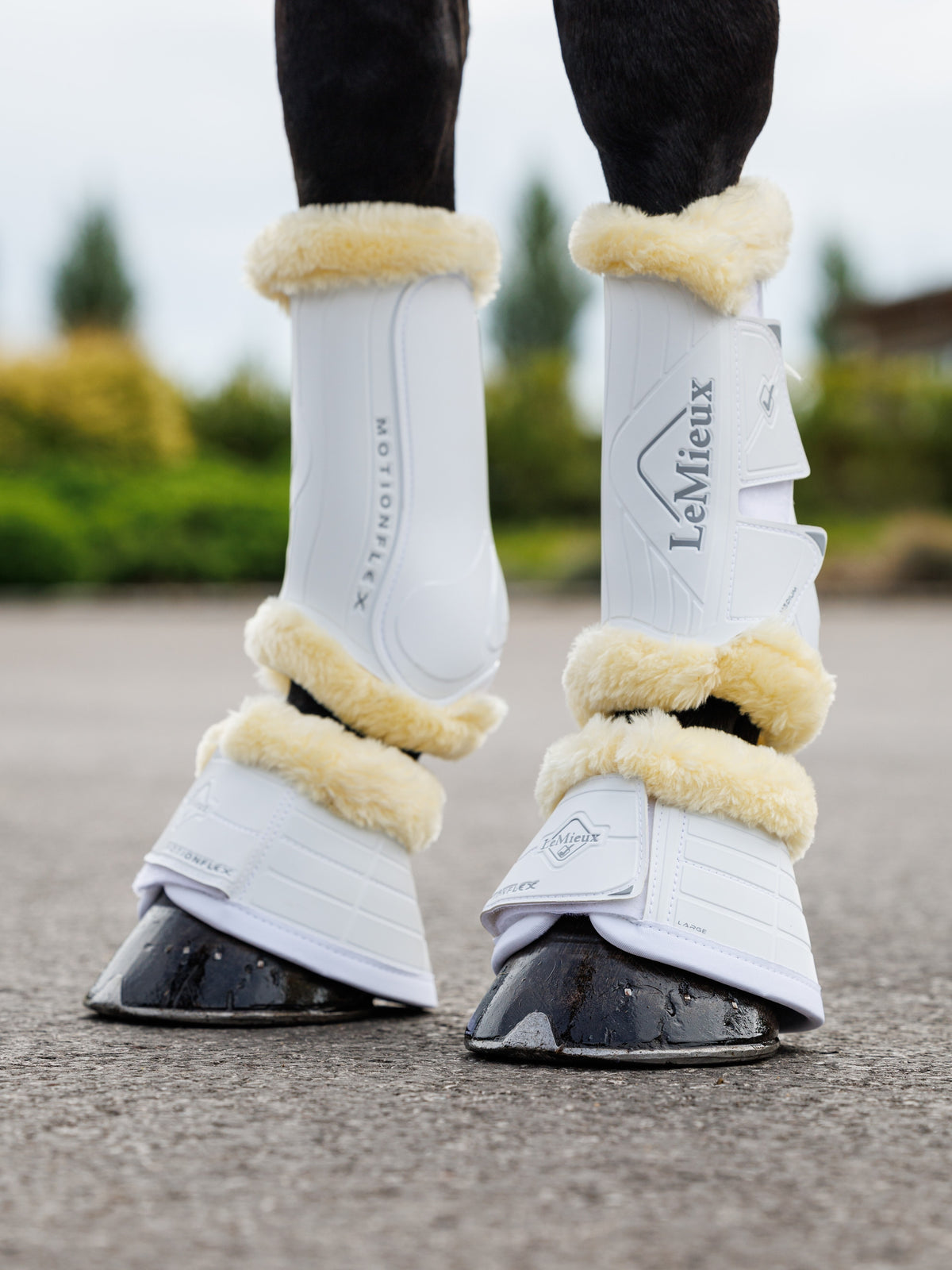 LeMieux Motionflex Over Reach Boot with Fur Edge - White