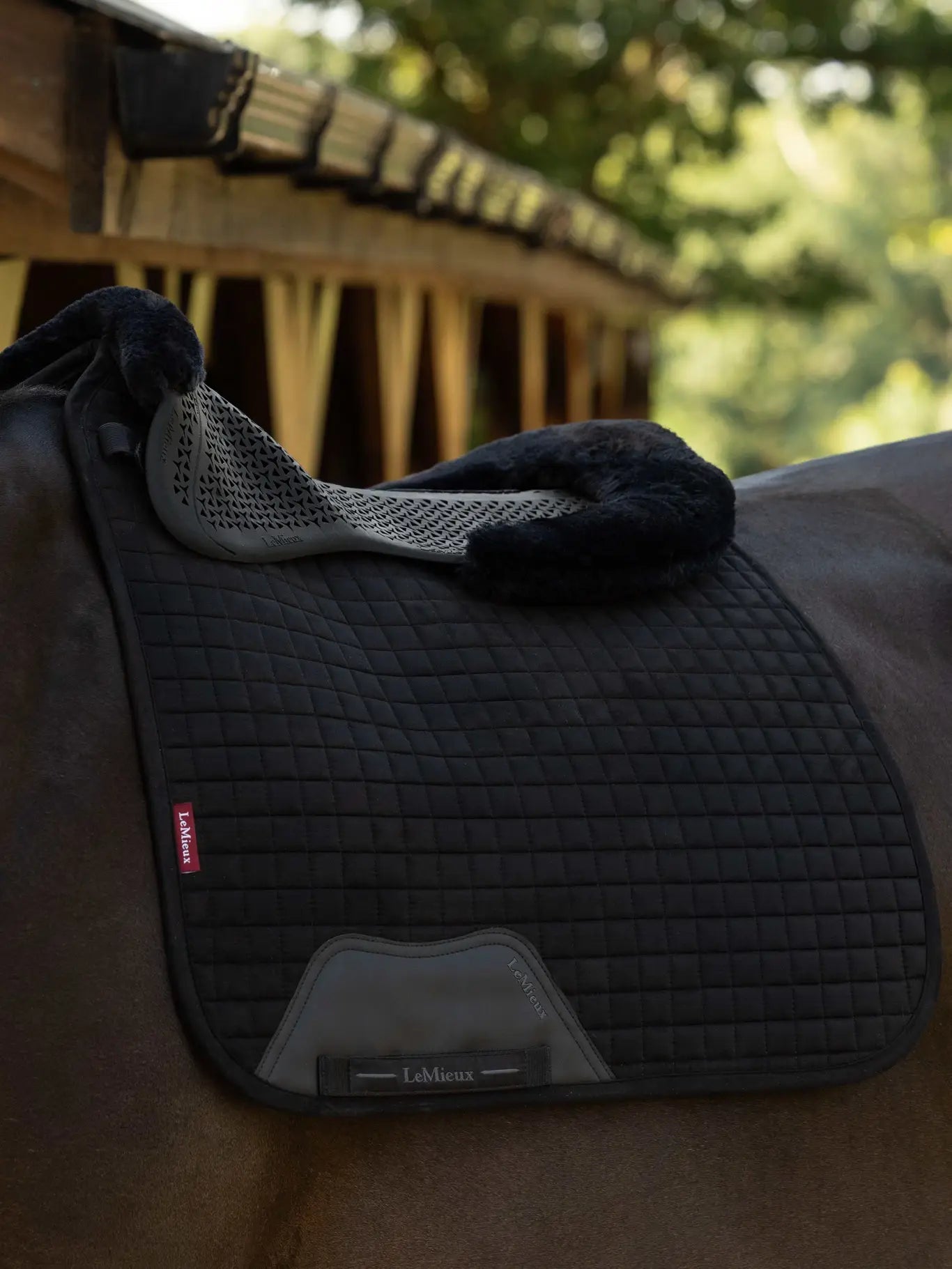 LeMieux AW26 Gel-Tek Shaped Vegan-Wool Half Pad
