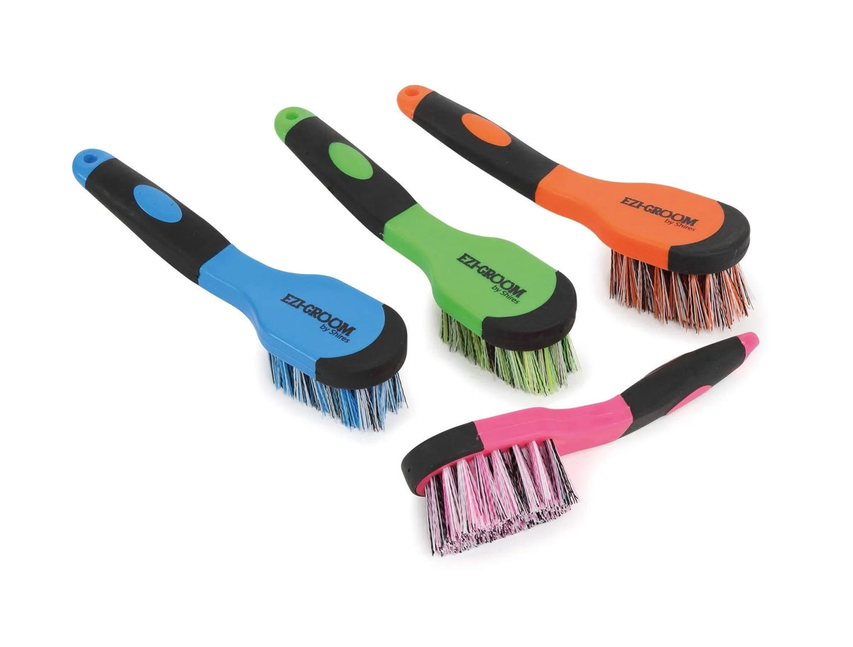 EZI-GROOM Grip Bucket Brush Bright Blue