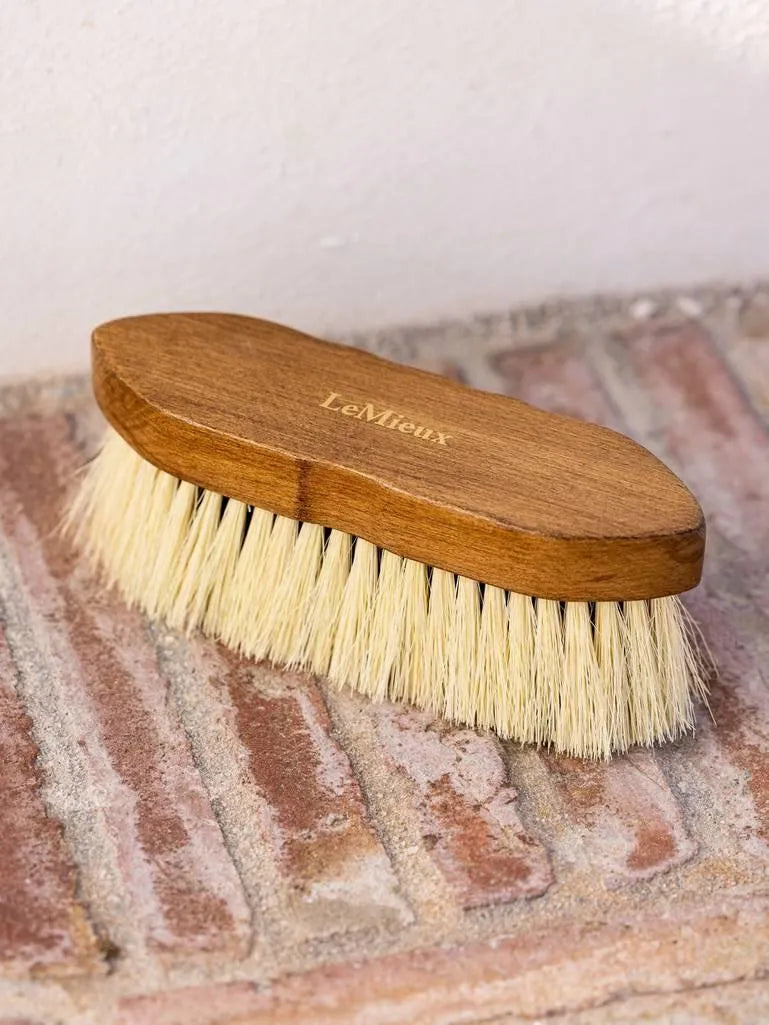 LeMieux Artisan Soft Finishing Brush - -