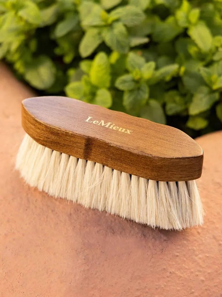LeMieux Artisan Soft Finishing Brush - -